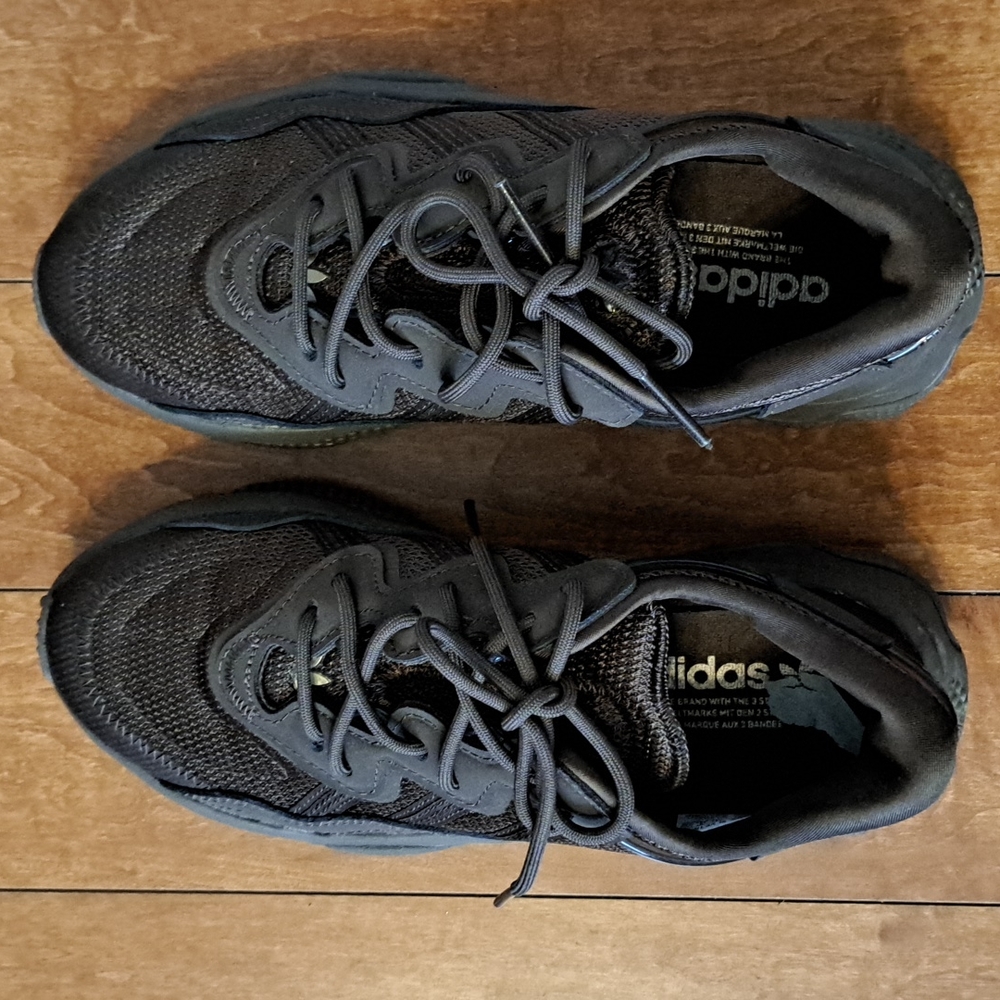 Adidas Originals Ozweego Women's size 7.5. Too big for me.